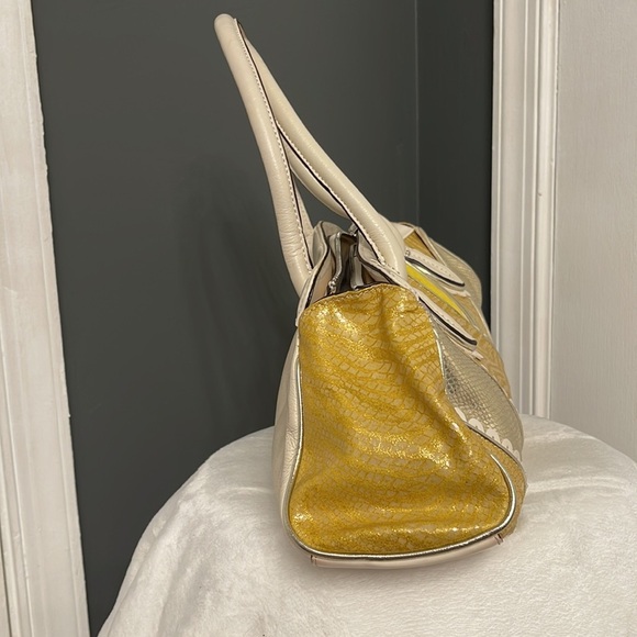 Beautiful Cromia shoulder bag in cream with yellow and gold accents - Picture 4 of 6